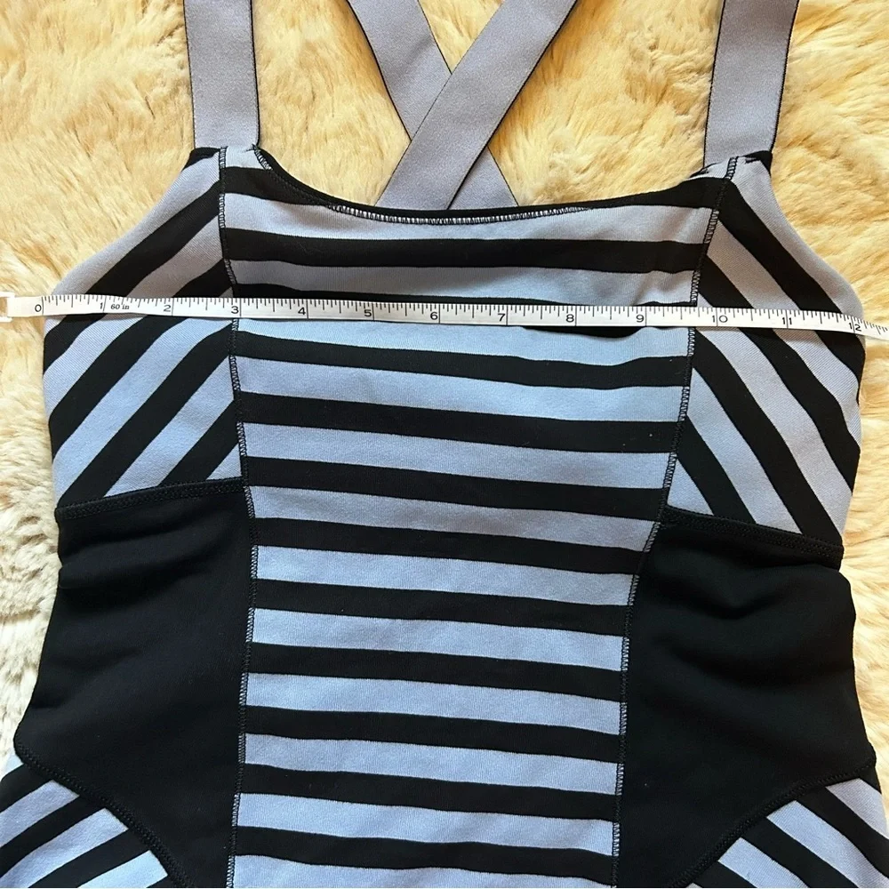 Sz 4 (fits 0 & 2) Lululemon Work It Out Lavender Black Striped Racerback Tank - Picture 5 of 7